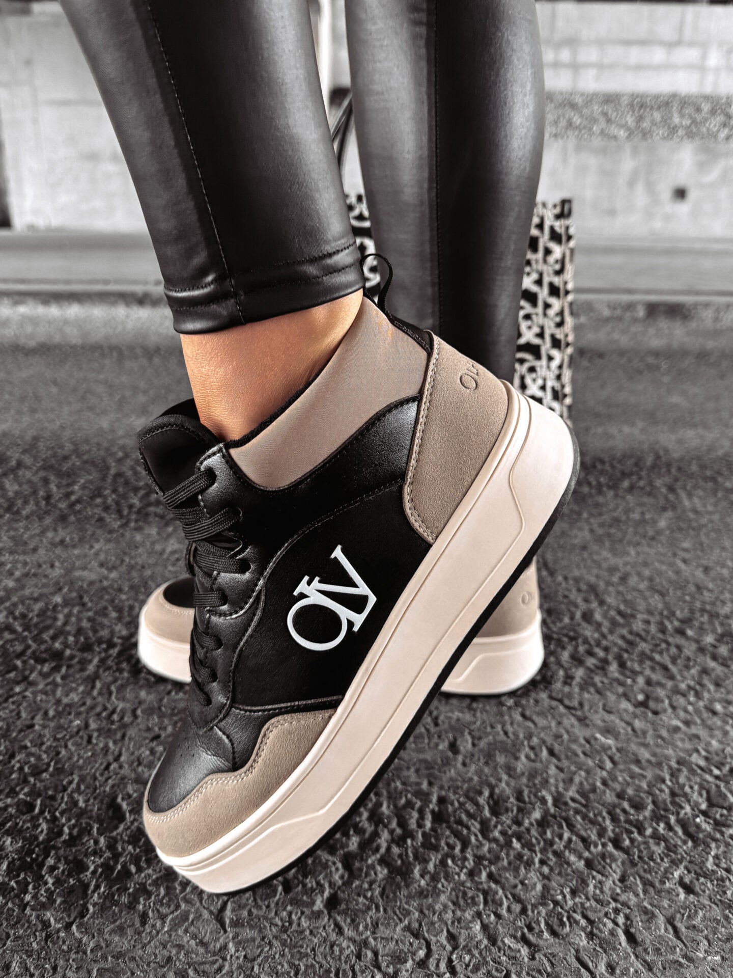 CARMINE SNEAKERS, BEIGE & BLACK